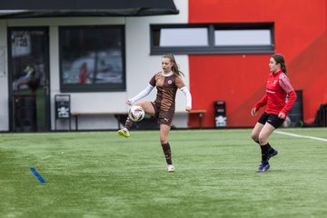Bild 387 - wBJ FC St. Pauli - Walddoerfer SV : Ergebnis: 3:4